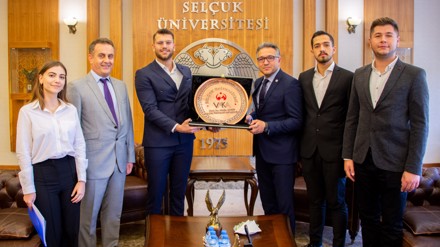 VAKA Topluluğu, Rektör Prof. Dr. Aksoy’u ziyaret etti